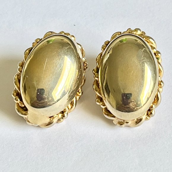 Vintage Oval Victorian Clip On Earrings Gold Plated 70's Smooth Finish Estate - Picture 1 of 13